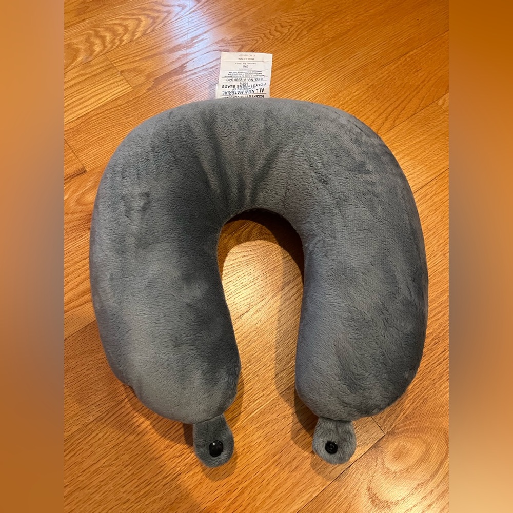 Brookstone neck pillow